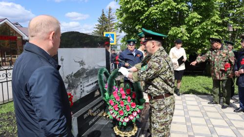 «Пограничникам всех поколений» посвящается: в Дрожжановском районе открыт памятник пограничникам