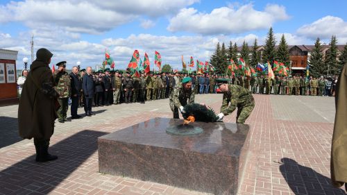 «Пограничникам всех поколений» посвящается: в Дрожжановском районе открыт памятник пограничникам