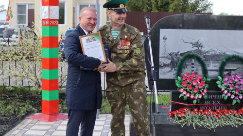 «Пограничникам всех поколений» посвящается: в Дрожжановском районе открыт памятник пограничникам