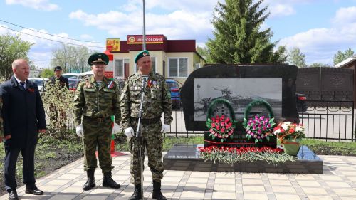 «Пограничникам всех поколений» посвящается: в Дрожжановском районе открыт памятник пограничникам