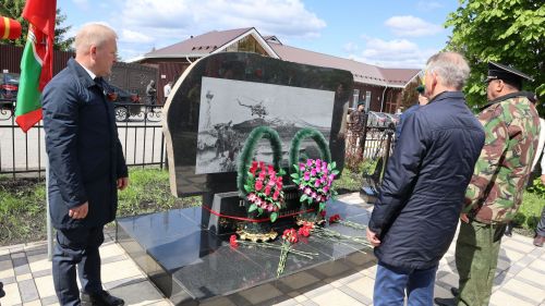 «Пограничникам всех поколений» посвящается: в Дрожжановском районе открыт памятник пограничникам