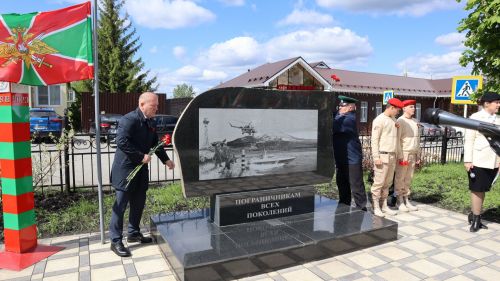 «Пограничникам всех поколений» посвящается: в Дрожжановском районе открыт памятник пограничникам