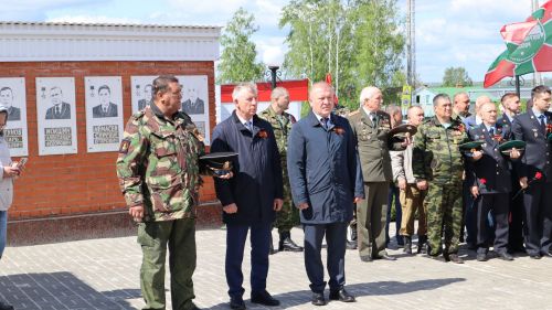«Пограничникам всех поколений» посвящается: в Дрожжановском районе открыт памятник пограничникам