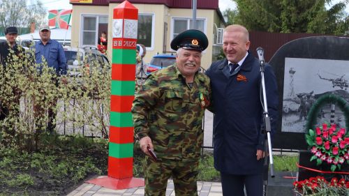 «Пограничникам всех поколений» посвящается: в Дрожжановском районе открыт памятник пограничникам