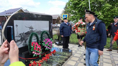 «Пограничникам всех поколений» посвящается: в Дрожжановском районе открыт памятник пограничникам