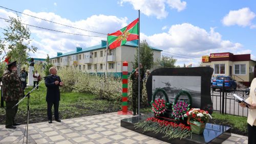 «Пограничникам всех поколений» посвящается: в Дрожжановском районе открыт памятник пограничникам