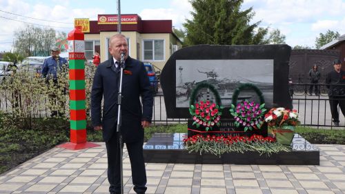 «Пограничникам всех поколений» посвящается: в Дрожжановском районе открыт памятник пограничникам