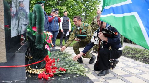 «Пограничникам всех поколений» посвящается: в Дрожжановском районе открыт памятник пограничникам