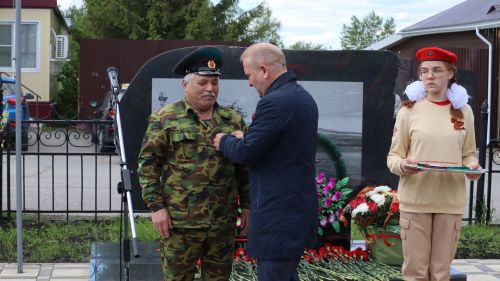«Пограничникам всех поколений» посвящается: в Дрожжановском районе открыт памятник пограничникам