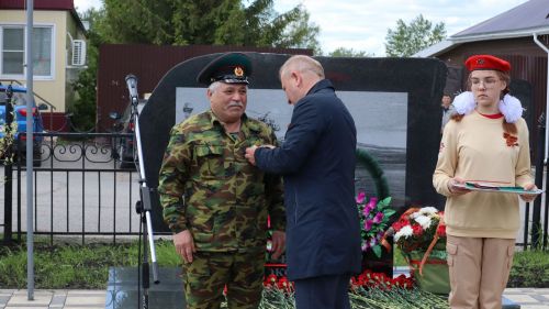 «Пограничникам всех поколений» посвящается: в Дрожжановском районе открыт памятник пограничникам