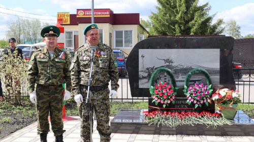 «Пограничникам всех поколений» посвящается: в Дрожжановском районе открыт памятник пограничникам