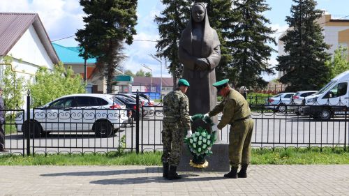 «Пограничникам всех поколений» посвящается: в Дрожжановском районе открыт памятник пограничникам