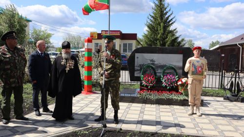 «Пограничникам всех поколений» посвящается: в Дрожжановском районе открыт памятник пограничникам