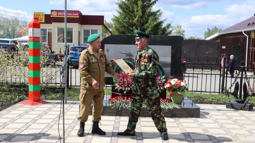 «Пограничникам всех поколений» посвящается: в Дрожжановском районе открыт памятник пограничникам