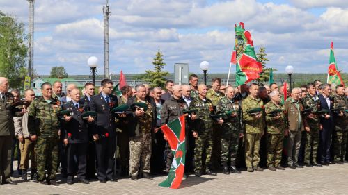 «Пограничникам всех поколений» посвящается: в Дрожжановском районе открыт памятник пограничникам