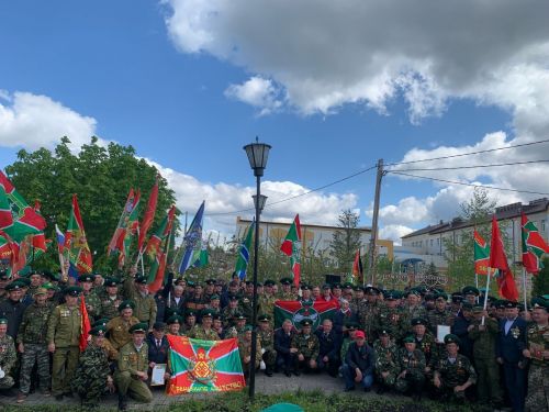 «Пограничникам всех поколений» посвящается: в Дрожжановском районе открыт памятник пограничникам