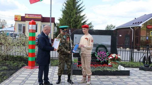 «Пограничникам всех поколений» посвящается: в Дрожжановском районе открыт памятник пограничникам