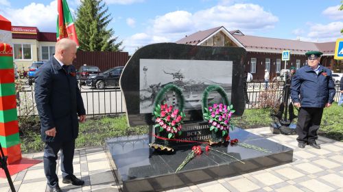 «Пограничникам всех поколений» посвящается: в Дрожжановском районе открыт памятник пограничникам