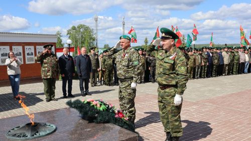 «Пограничникам всех поколений» посвящается: в Дрожжановском районе открыт памятник пограничникам