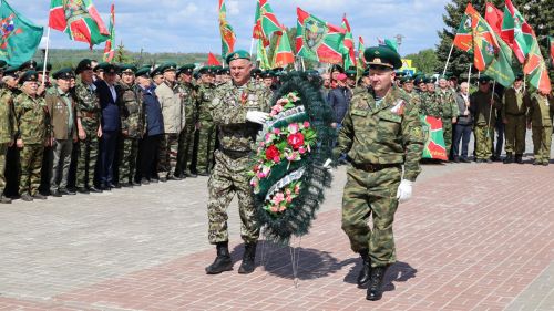 «Пограничникам всех поколений» посвящается: в Дрожжановском районе открыт памятник пограничникам