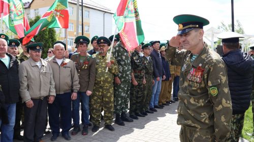 «Пограничникам всех поколений» посвящается: в Дрожжановском районе открыт памятник пограничникам