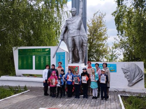 Пока мы живы их подвиг в наших сердцах: торжественное мероприятие в Старых Чукалах прошло у памятника павшим воинам