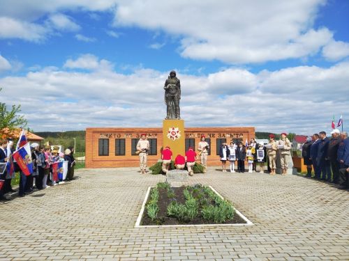 В канун Дня Победы в селе Матаки Дрожжановского района прошел митинг