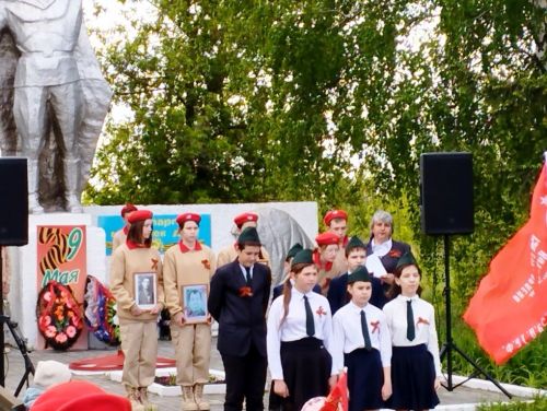 Пока мы живы их подвиг в наших сердцах: торжественное мероприятие в Старых Чукалах прошло у памятника павшим воинам