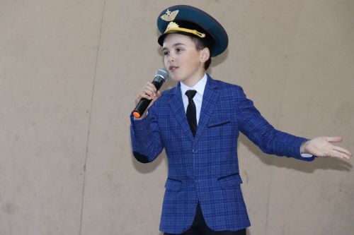 Праздничная программа 9 мая в Дрожжаном завершилась вальсом и салютом Победы