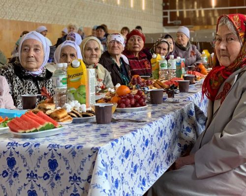 Иске Шәйморза авылында тыл ветераннары һәм сугыш чоры балалары белән очрашу узды