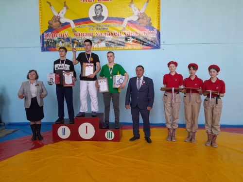 Уехала на велосипеде: Дрожжановский турнир по борьбе памяти Героя Советского Союза С.А Уганина состоялся