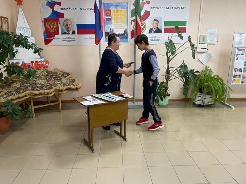 В Дрожжановском районе продолжается вручение знаков отличия ВФСК «Готов к труду и обороне»