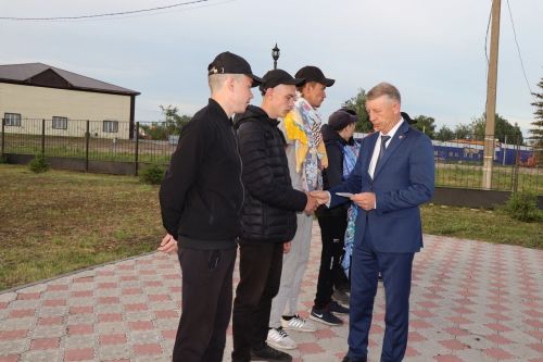 Дрожжановских ребят проводили на службу в армию