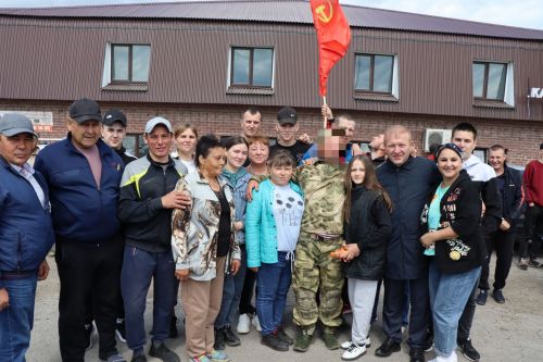 В Дрожжановском районе после двухнедельного отпуска проводили бойцов СВО