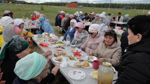 Чүпрәледә пенсионерлар Сабантуйга җыелды