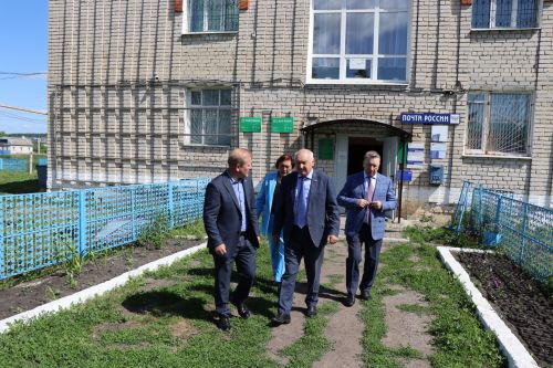 Депутат Госдумы РФ и депутат Госсовета Татарстана посетили Дрожжановский район