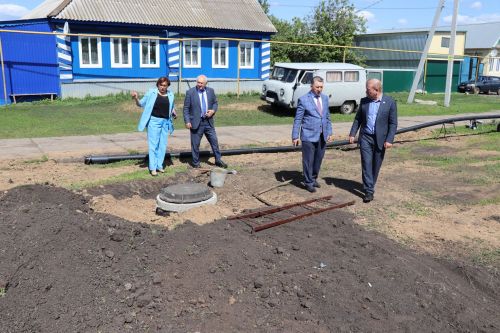 Депутат Госдумы РФ и депутат Госсовета Татарстана посетили Дрожжановский район