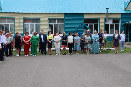 Выпускникам Дрожжановского техникума вручили дипломы