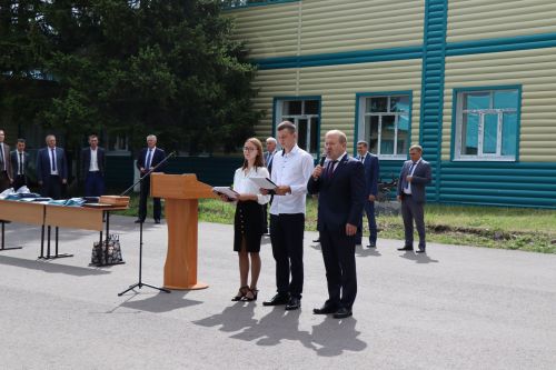 Выпускникам Дрожжановского техникума вручили дипломы