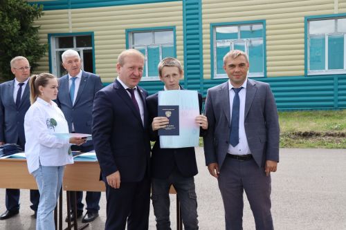 Выпускникам Дрожжановского техникума вручили дипломы