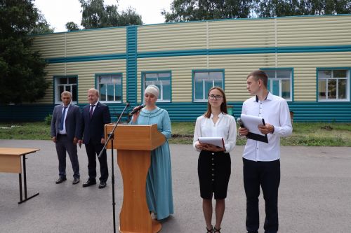 Выпускникам Дрожжановского техникума вручили дипломы