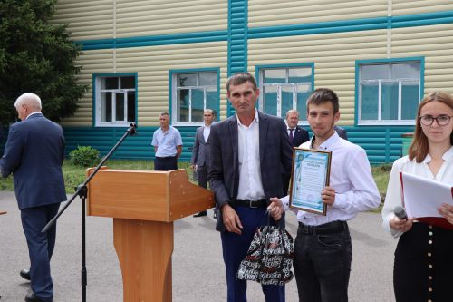 Выпускникам Дрожжановского техникума вручили дипломы