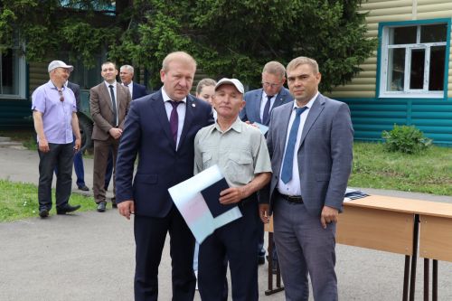 Выпускникам Дрожжановского техникума вручили дипломы