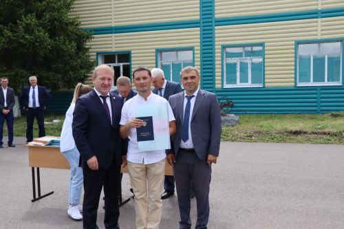 Выпускникам Дрожжановского техникума вручили дипломы