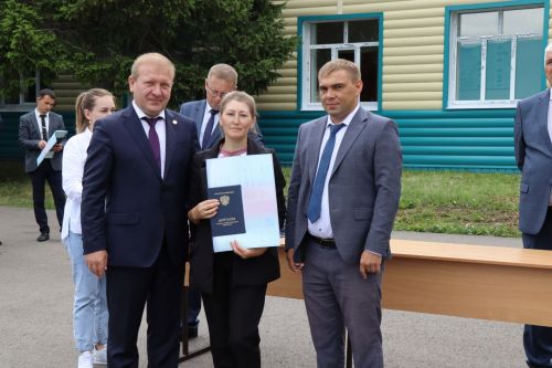 Выпускникам Дрожжановского техникума вручили дипломы