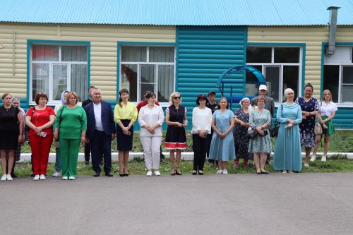 Выпускникам Дрожжановского техникума вручили дипломы