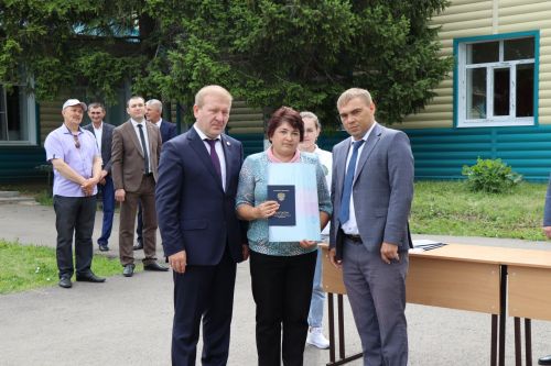 Выпускникам Дрожжановского техникума вручили дипломы