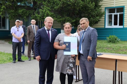 Выпускникам Дрожжановского техникума вручили дипломы
