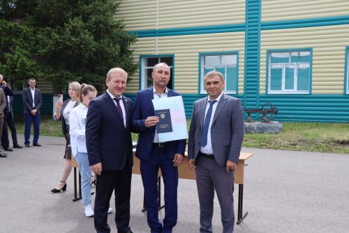 Выпускникам Дрожжановского техникума вручили дипломы