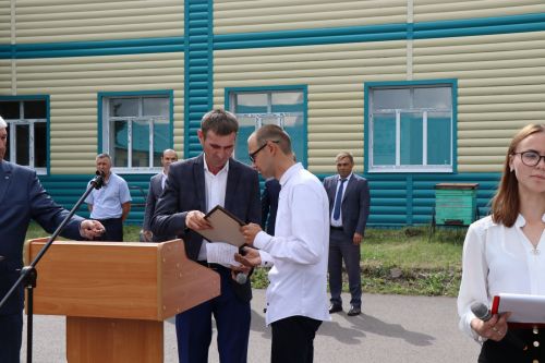 Выпускникам Дрожжановского техникума вручили дипломы